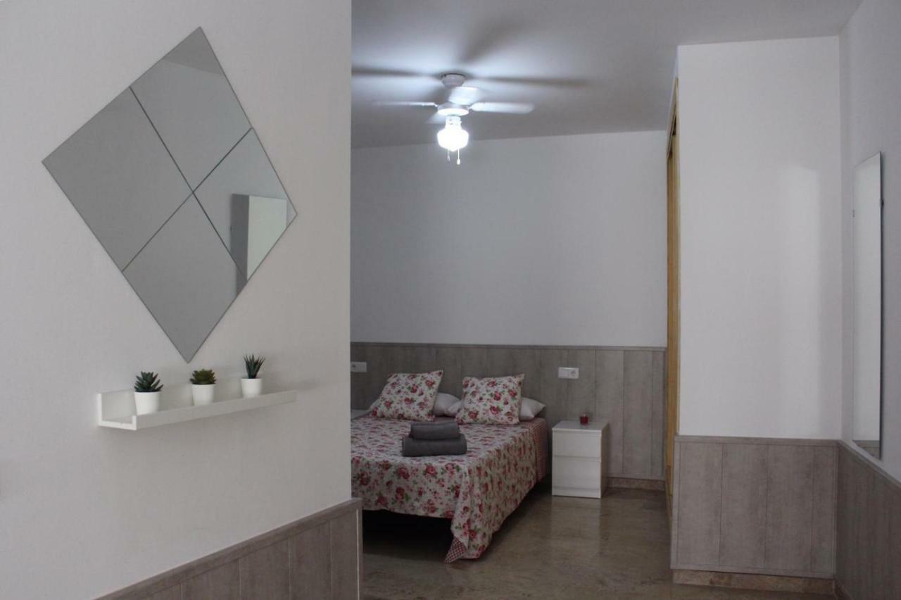 Amazing And Clean Studio Very Close To City Center Malaga Bagian luar foto